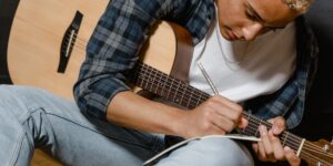 Writing Songs in Sims 4