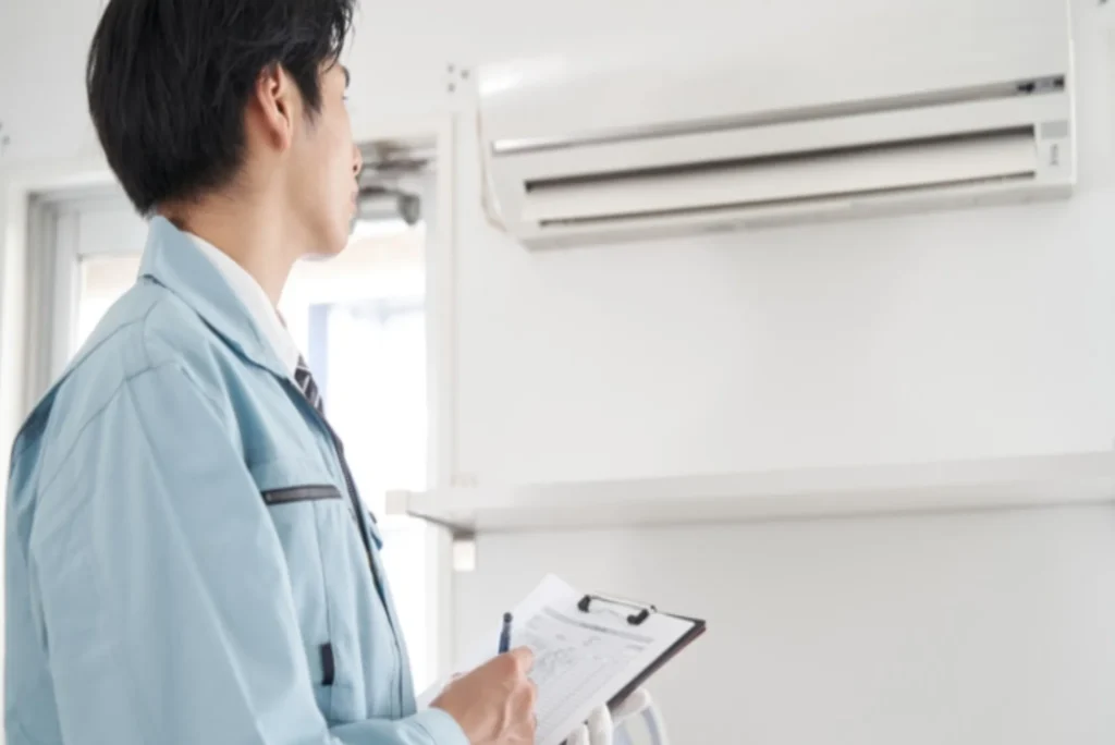 What is the ideal temperature for AC in summer
